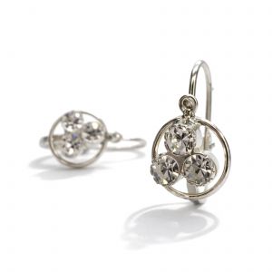 Ezüst fülbevaló három fehér cirkóniával, körkeretben - 