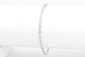 Ezüst karkötő elegáns áttört szemekből - 